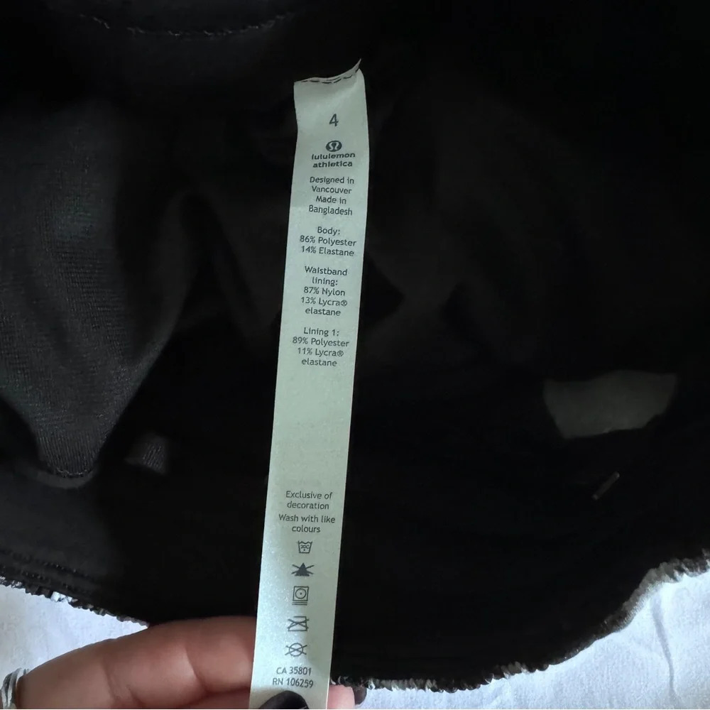 🆕🖤 Lululemon Seawheeze 2017 Tracker Short - Counter Culture White Black - Picture 7 of 7